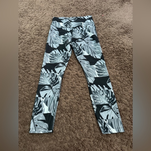 2 FOR $25Nike Dri-Fit Leaf Print Botanical Black Power Crop Leggings High Rise S - Picture 5 of 9